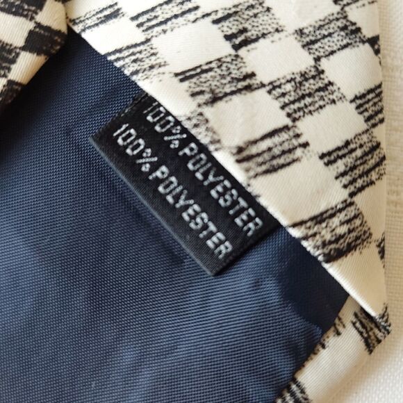 VINTAGE 1995 Coca Cola Tie - Picture 5 of 5